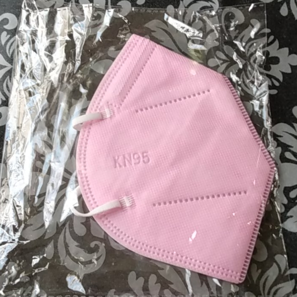 *ONLY 6 LEFT* 💖 KN95 Mask Baby Pink *BRAND NEW*